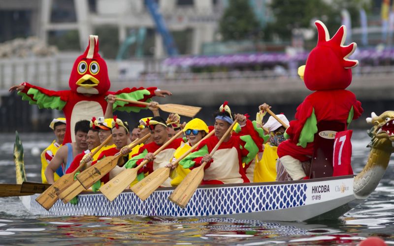 Drachenboote und Brötchen erobern Hongkong