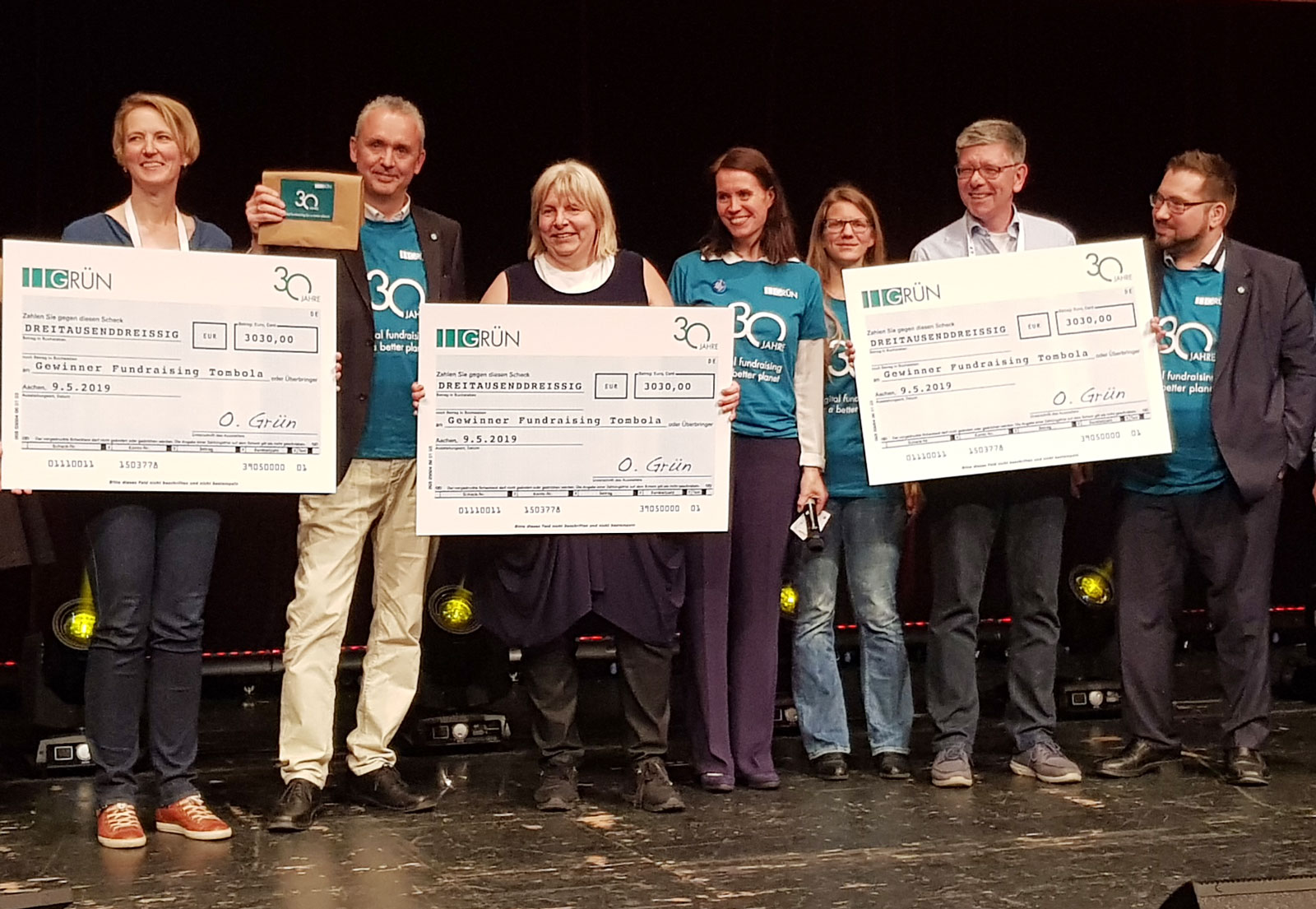 3 mal 3030 Euro zum 30-jährigen Firmenjubiläum als GRÜN-Geburtstagsspende