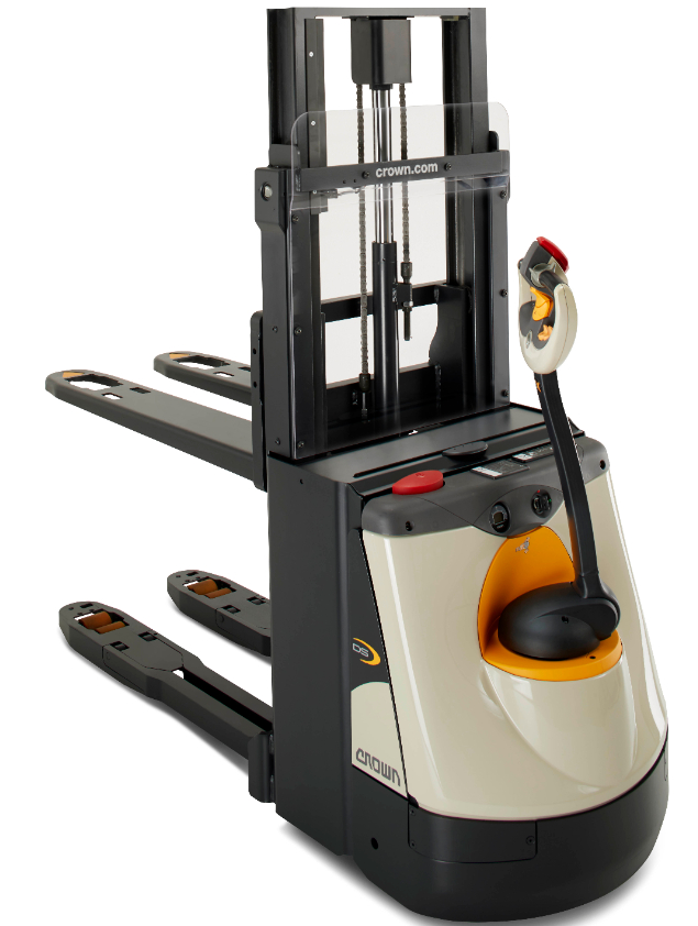 Kompakter Gewichtheber: Der neue Doppelstockstapler DS 3040 von Crown