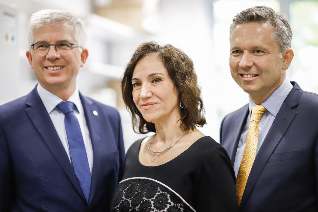 Prof. Dr. med. Andrew Ullmann, Gesundheitspolitiker und Mitglied des deutschen Bundestages besucht die MukoCell GmbH