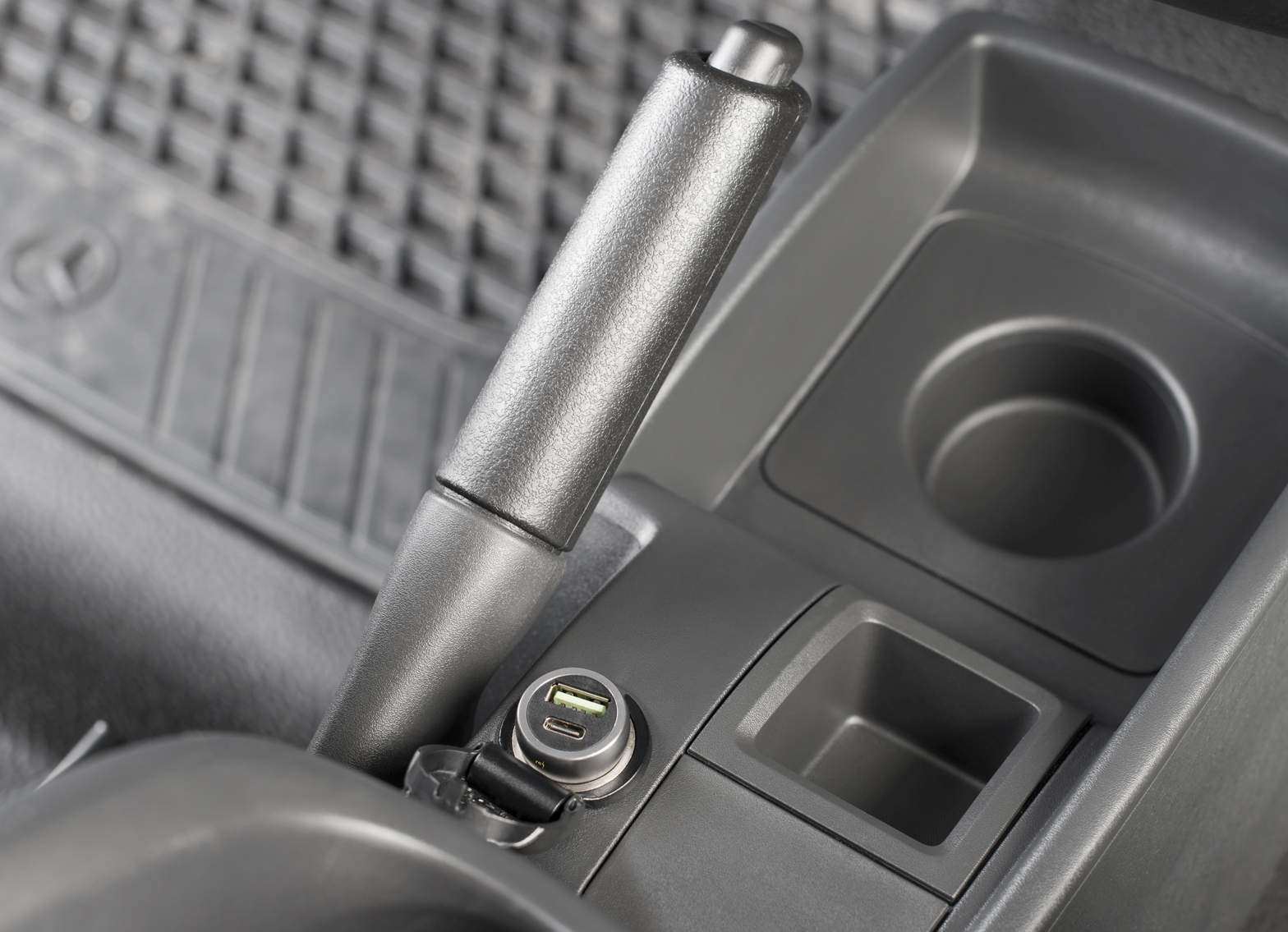 revolt Mini-Kfz-USB-Ladegerät, USB Typ A & C, QC 4.0+