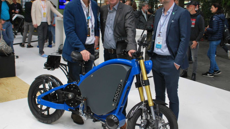 eROCKIT beim Greentech Festival: Nico Rosberg, Andreas Scheuer und Michael Müller bestaunen Elektromotorrad