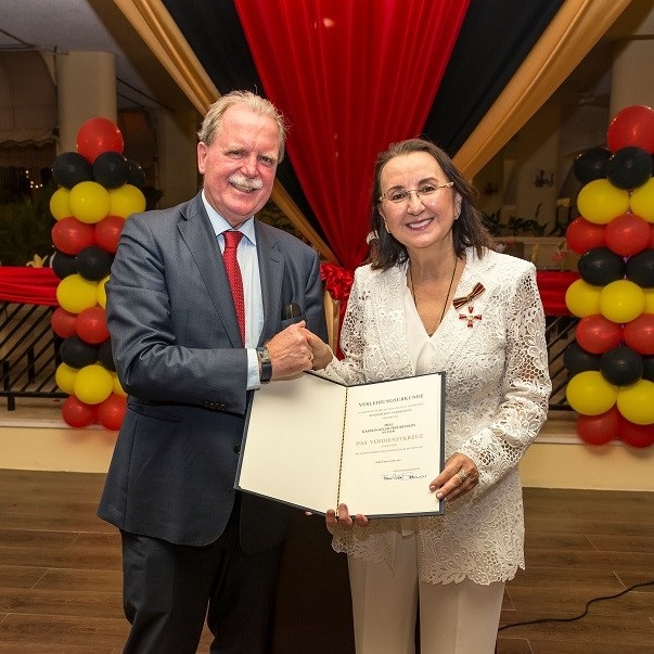 Karolin Troubetzkoy mit dem Bundesverdienstkreuz ausgezeichnet