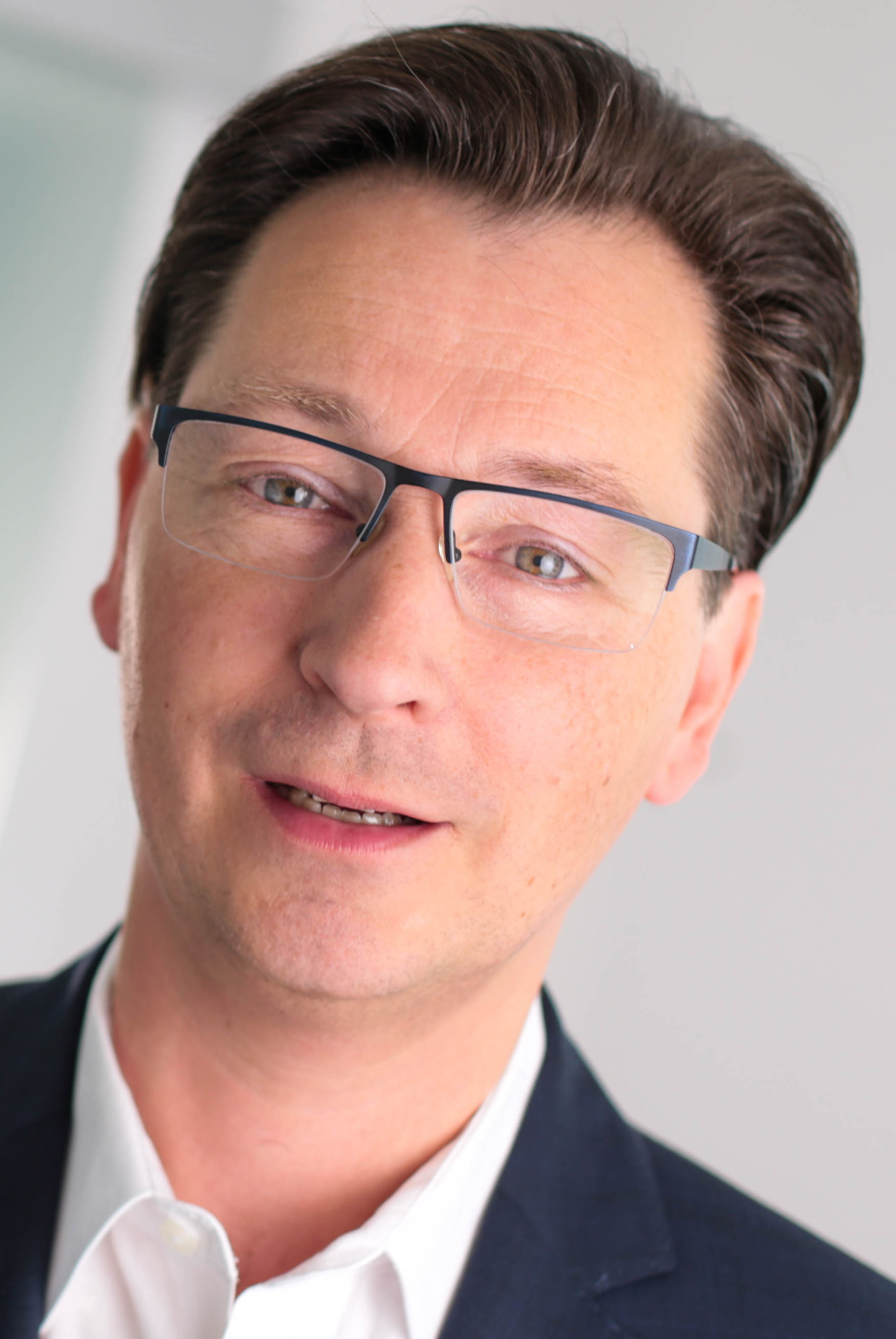 Buchneuerscheinung von Sven-David Müller: Migräne natürlich behandeln
