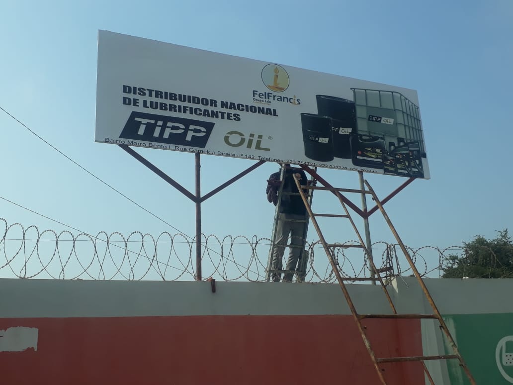 TIPP OIL steigt in der Schmierstoff Oberliga in Angola auf