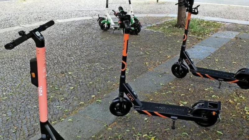 Erstes Elektroroller Verleihsystem in Hannover startet