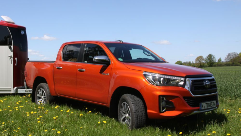 Mit-Pferden-reisen.de informiert: Pferdeanhänger-Zugfahrzeugtest  Toyota Hilux 2,4 l D Executive