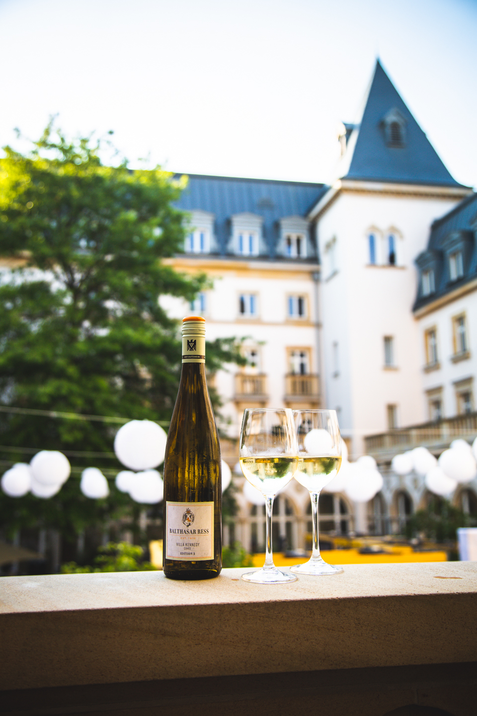 Neu auf der Weinkarte des Luxushotels am Main: Der Balthasar Ress Riesling Villa Kennedy Cuvee Edition III