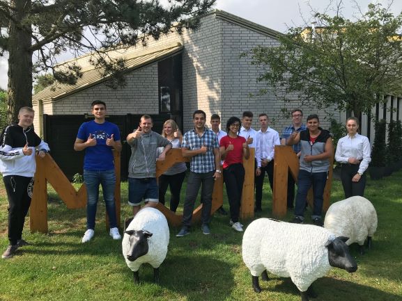 Neue Azubis am Weissenhäuser Strand