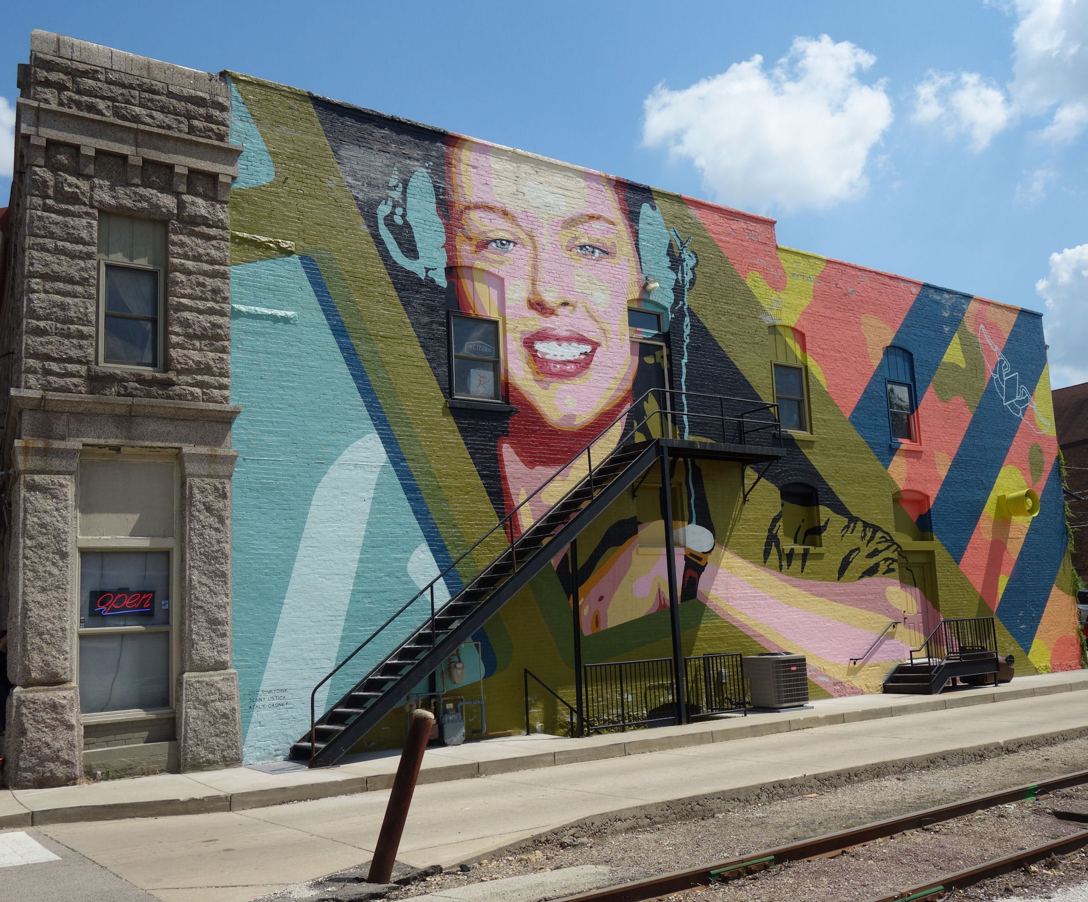 Bunte Murals verwandeln Rockfords Innenstadt in eine Kunstgalerie