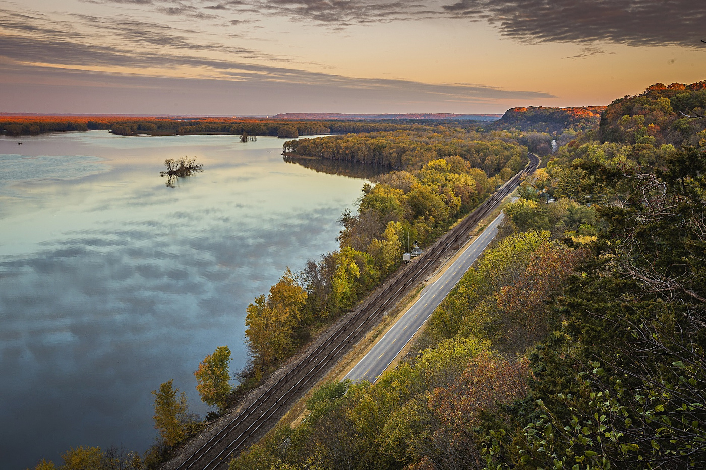 Goldener Herbst: Prächtige Natur und gruselige Festivals in Illinois