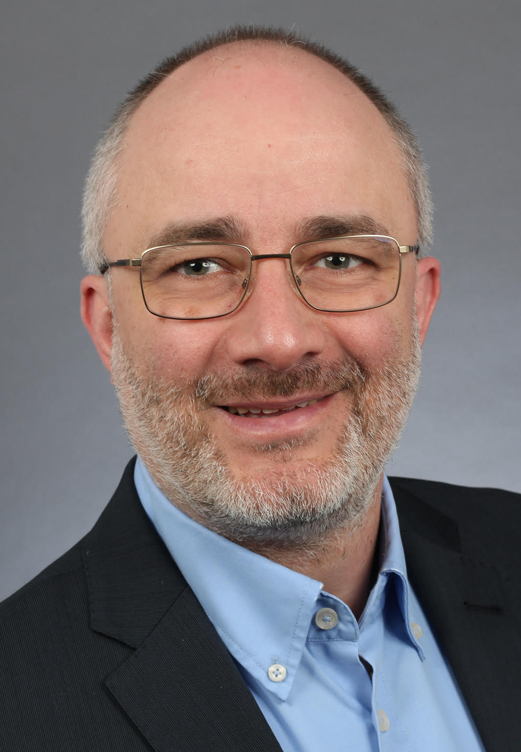 FinCompare baut Management weiter aus und holt Timm Wege von smava als neuen CCO