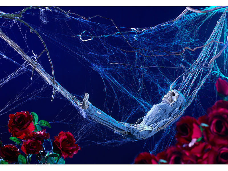 infactory Schnarchendes Skelett in der Hängematte