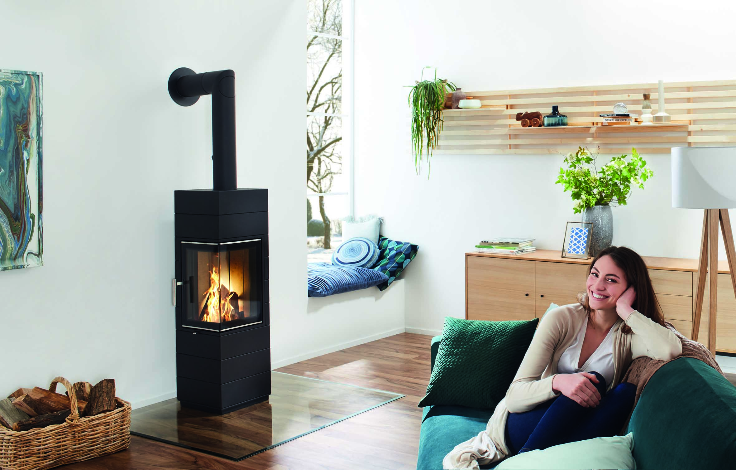 Feuer im Quadrat: Technik und Design machen eckigen Kaminofen rund