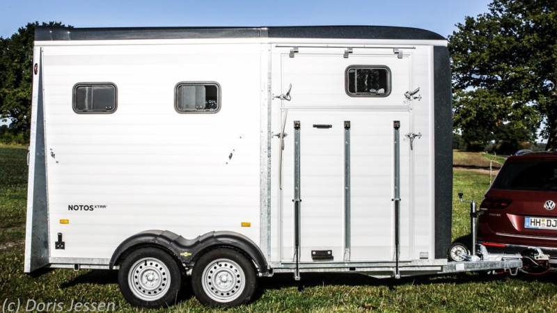 Pferdeanhängertest Humbaur Xtra PRO auf Mit-Pferden-reisen.de