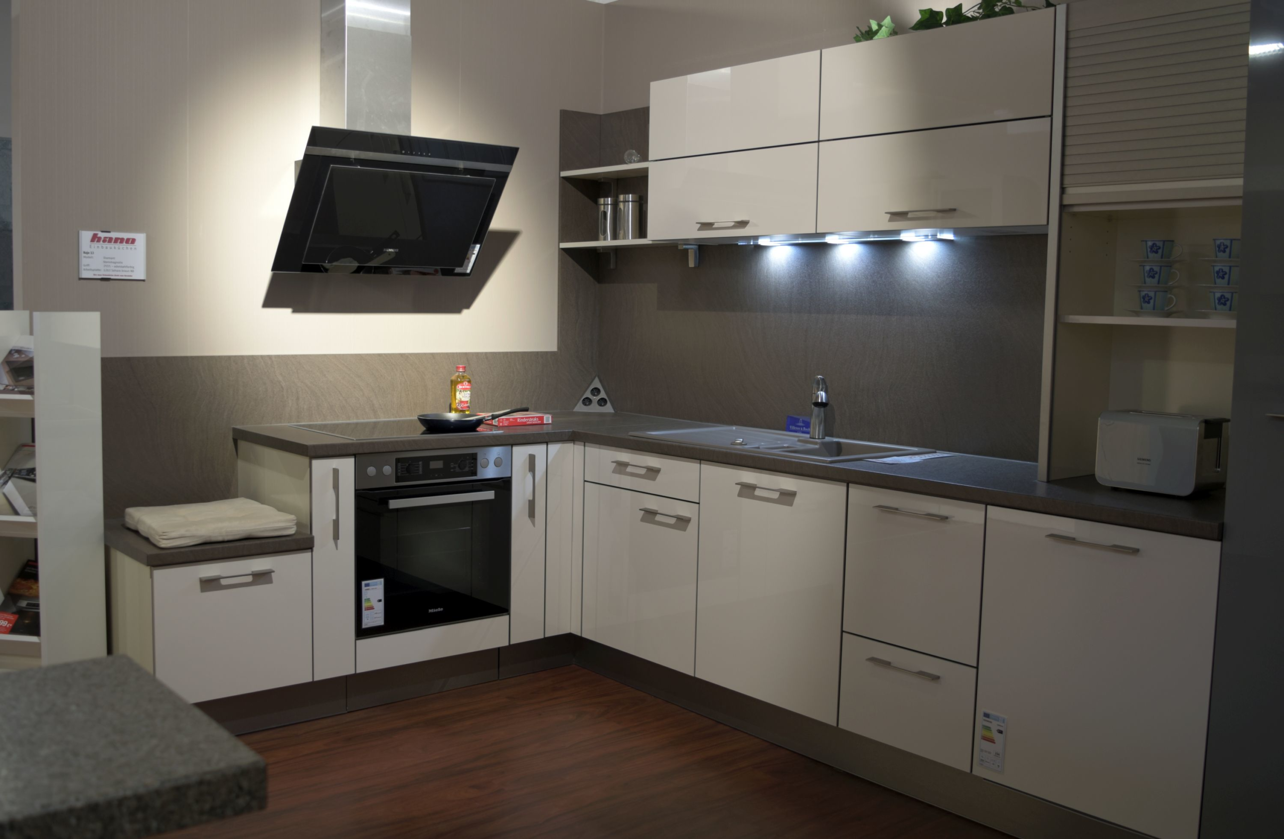 Musterküchen zu Knallerpreisen bei hano-Küchen in Lauenburg