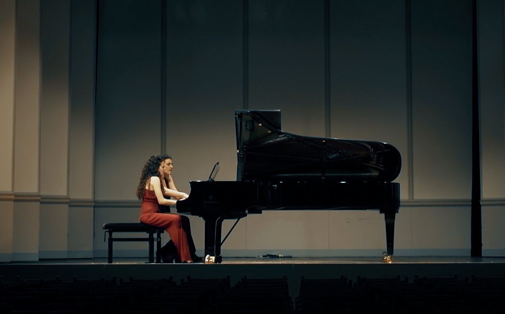Yamaha trifft Danae Dörken: Musik als Sprache, das Klavier als Tagebuch