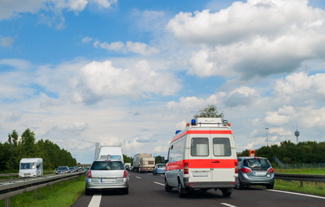 Rettungsgasse und Reißverschlussverfahren: Wie funktioniert’s? – Verbraucherinformation der ERGO Rechtsschutz Leistungs-GmbH