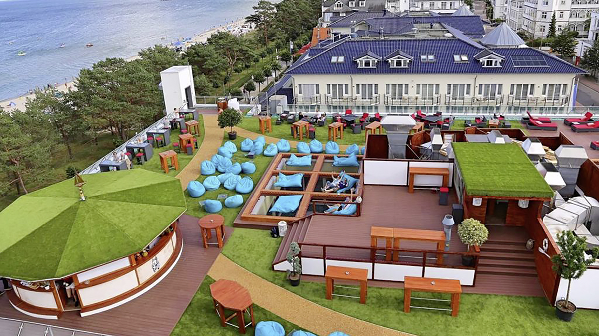 Sky Bar wird grüne Wohlfühloase: mit Kunstrasen, EPDM-Mulch und Kreativität von Melos