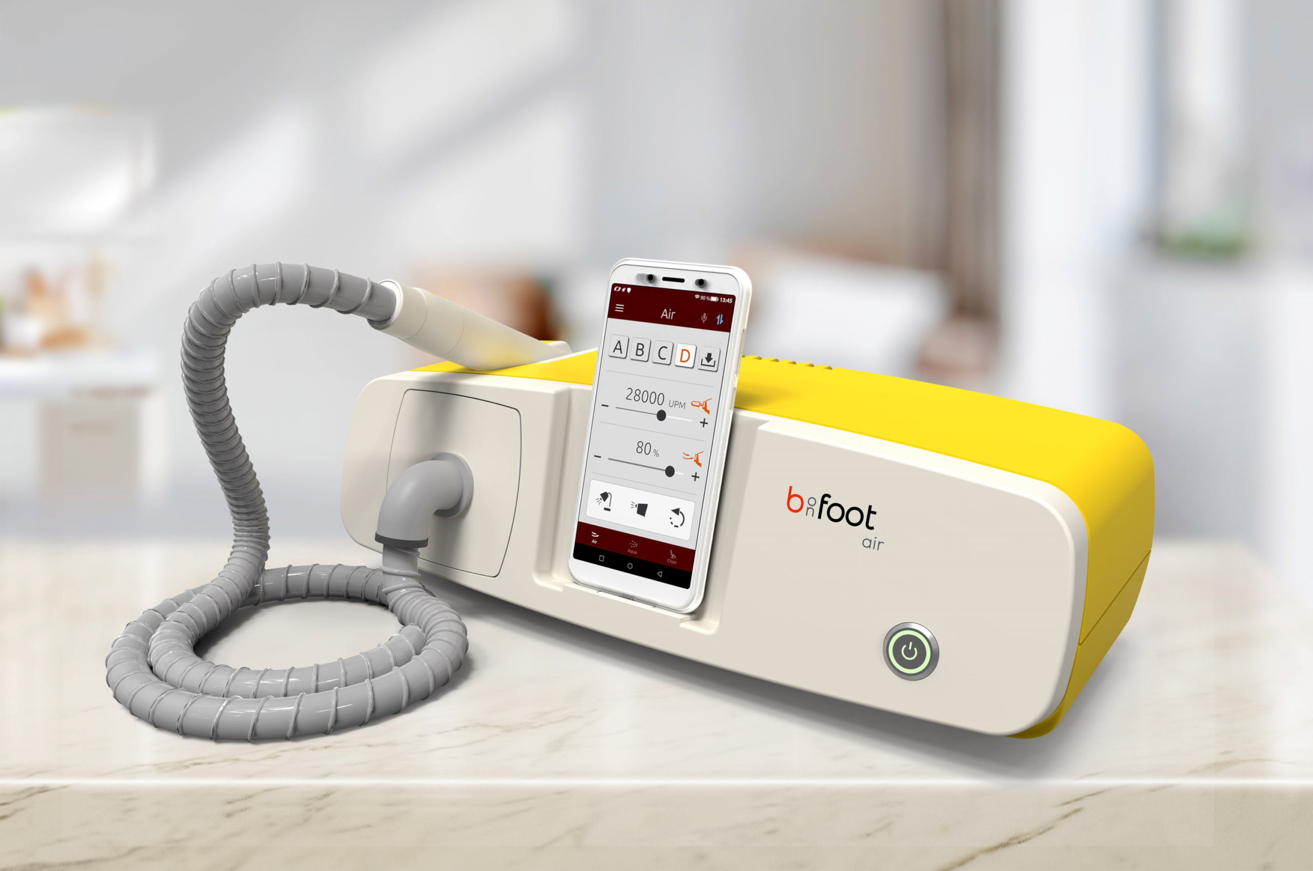 Premiere auf der Beauty: Sprachgesteuerte Nagelpflege