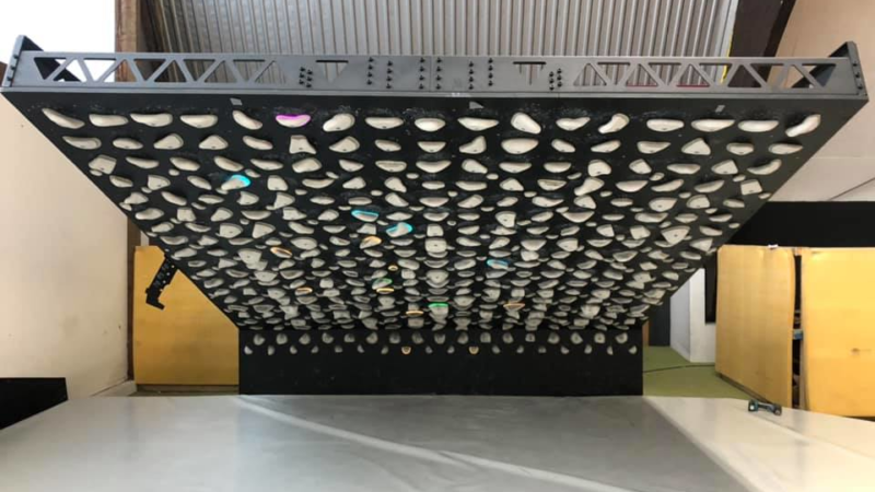 Kletterhalle Duisburg: Klettern am Kilterboard | einstein Boulderhalle