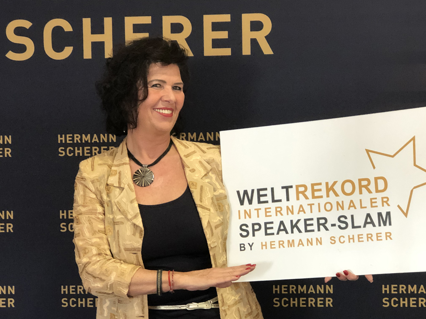 Edith Steller erhält den „Excellence-Speaker“ Award