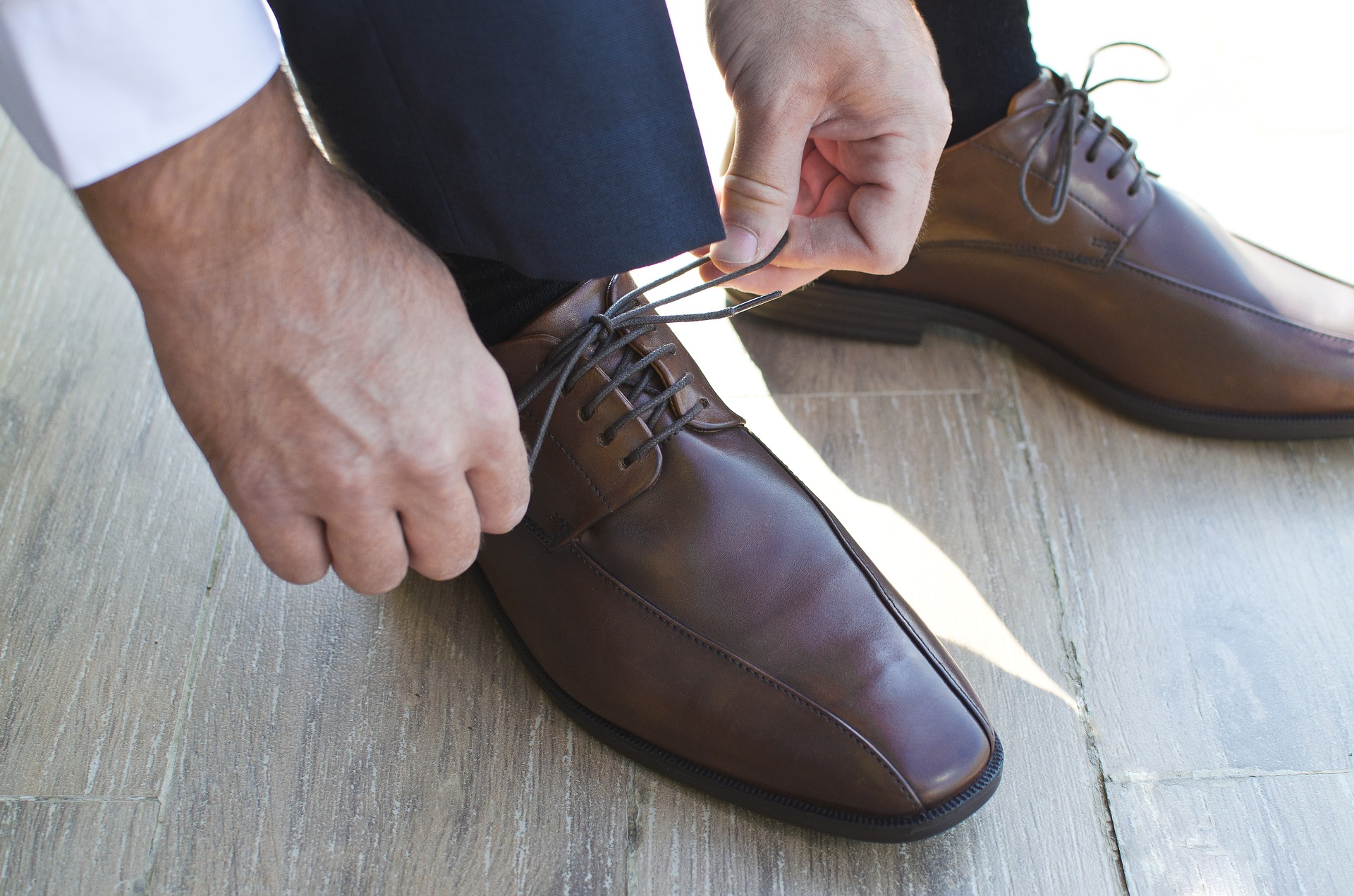Hochwertige und modische grosse Schuhe für Herren bei schuhplus
