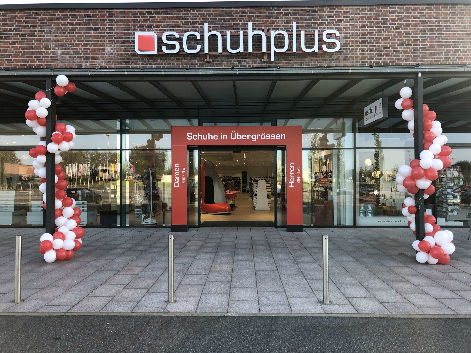 Schuhe in Übergröße bei schuhplus in Kaltenkirchen