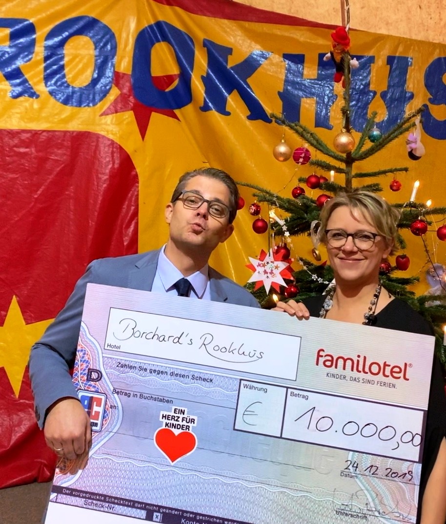 Familotel Borchard“s Rookhus spendet fast 15.000 Euro für wohltätige Zwecke und übernimmt Patenschaft für die Björn Steiger Stiftung