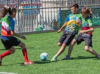 Gleichberechtigung: Junge Fußballspielerin aus Jekaterinburg vertritt Russland bei „Fußball für Freundschaft“