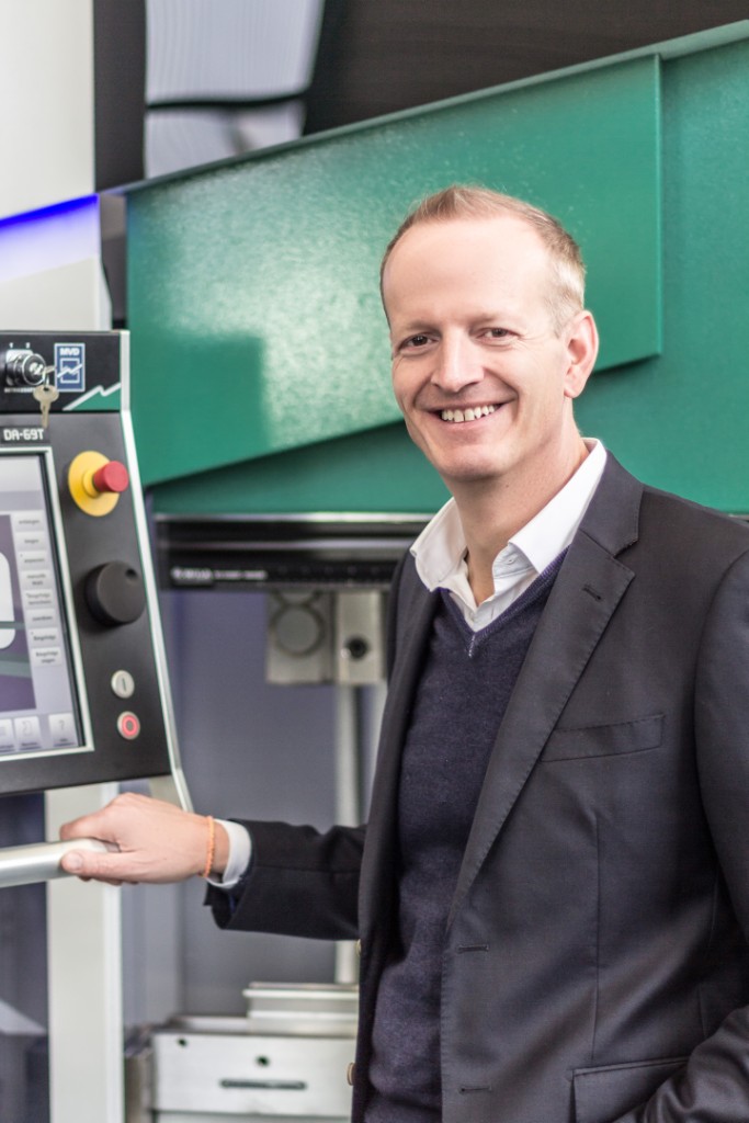 Digitalisierung in der halbautomatischen Fertigung