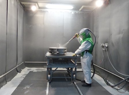 Lahmlegen oder loslegen? Industrieunternehmen nutzen Stillstand für Reinigung und Renovierung