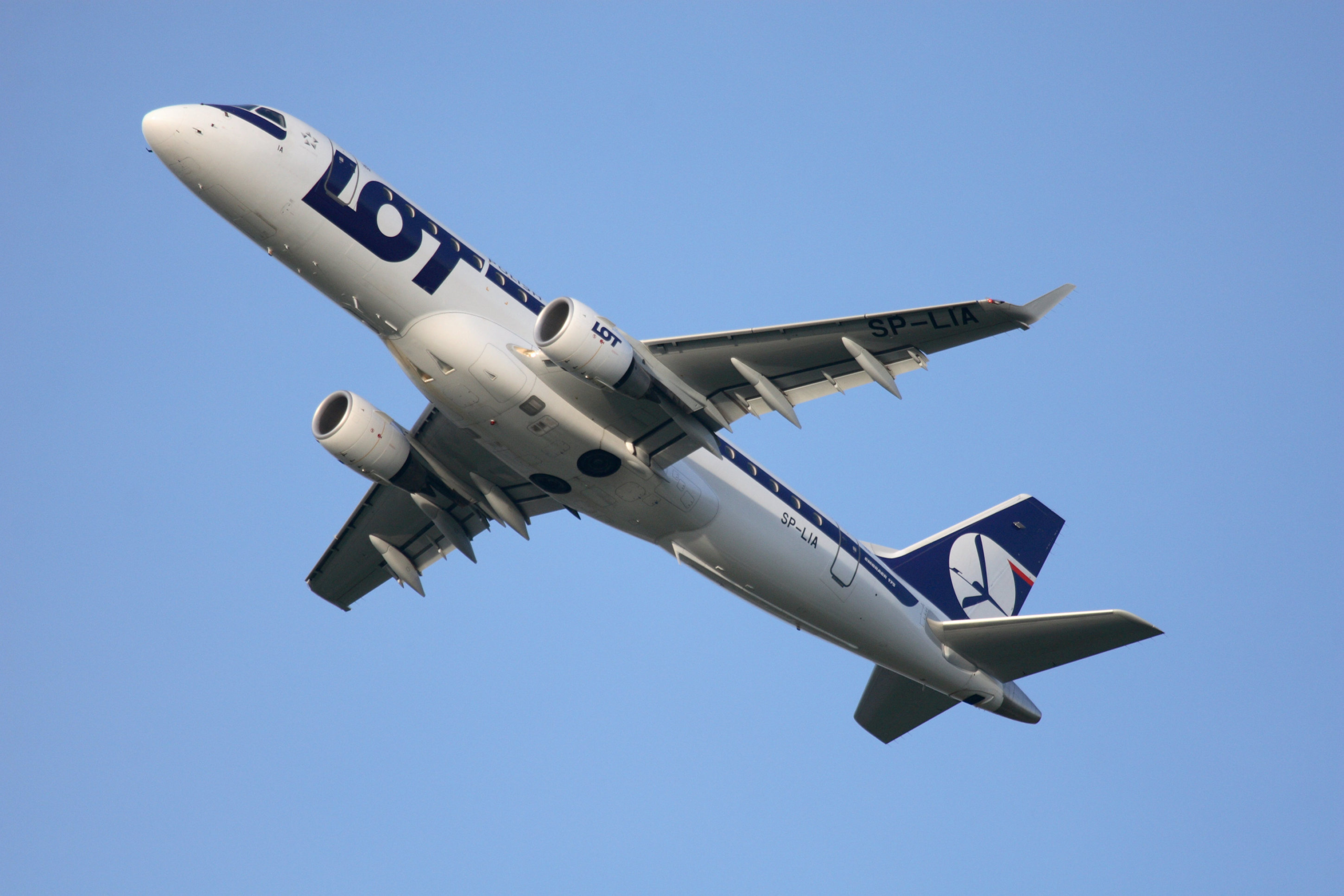 LOT Polish Airlines fliegt ab 1. Juli wieder ab Berlin, Düsseldorf und Wien