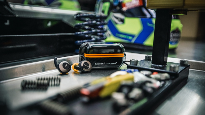 Klipsch T5 II True Wireless McLaren Edition: mobiler Klanggenuss mit Rennsportgenen