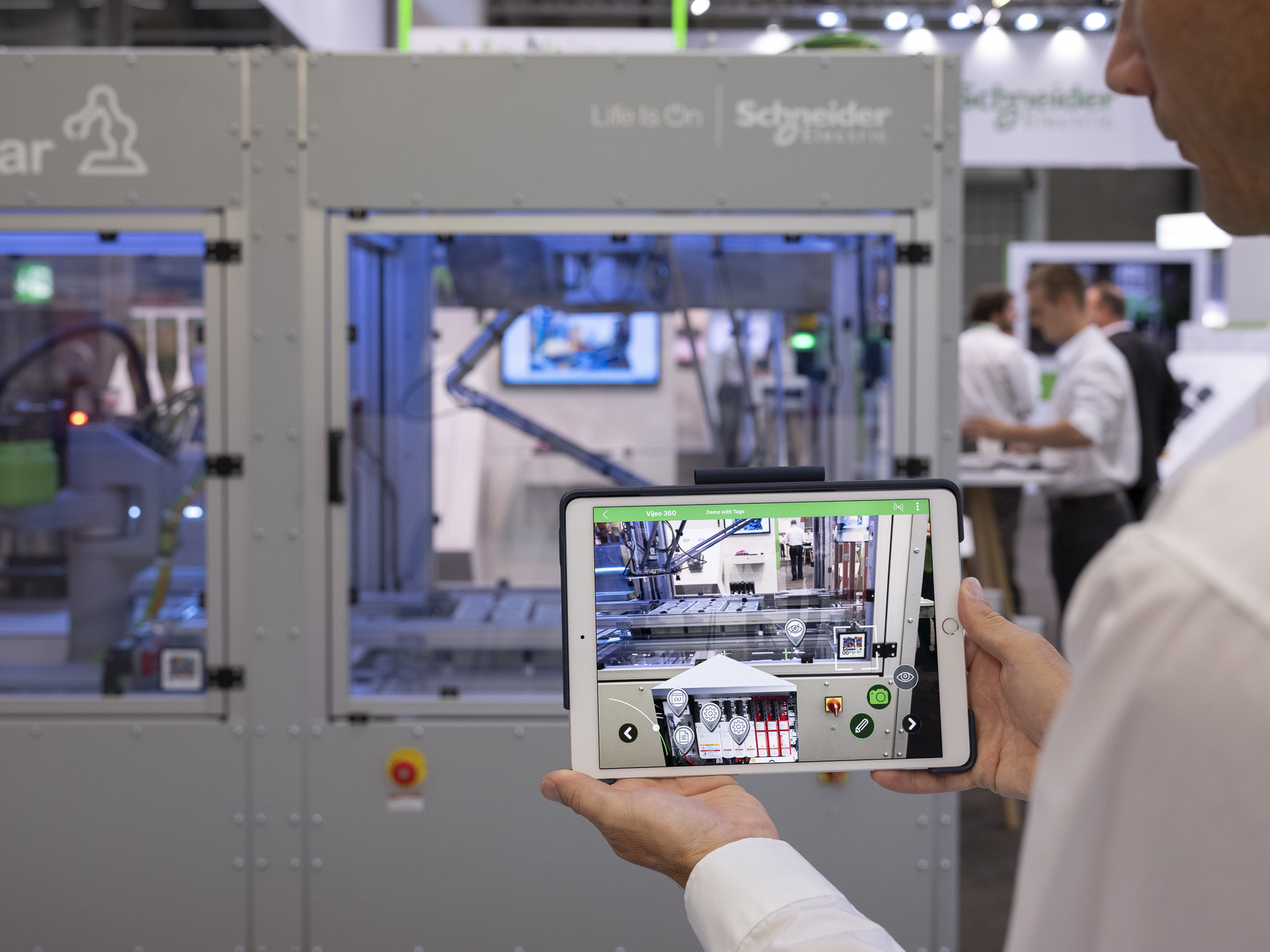 Schneider Electric erweitert EcoStruxure Augmented Operator Advisor