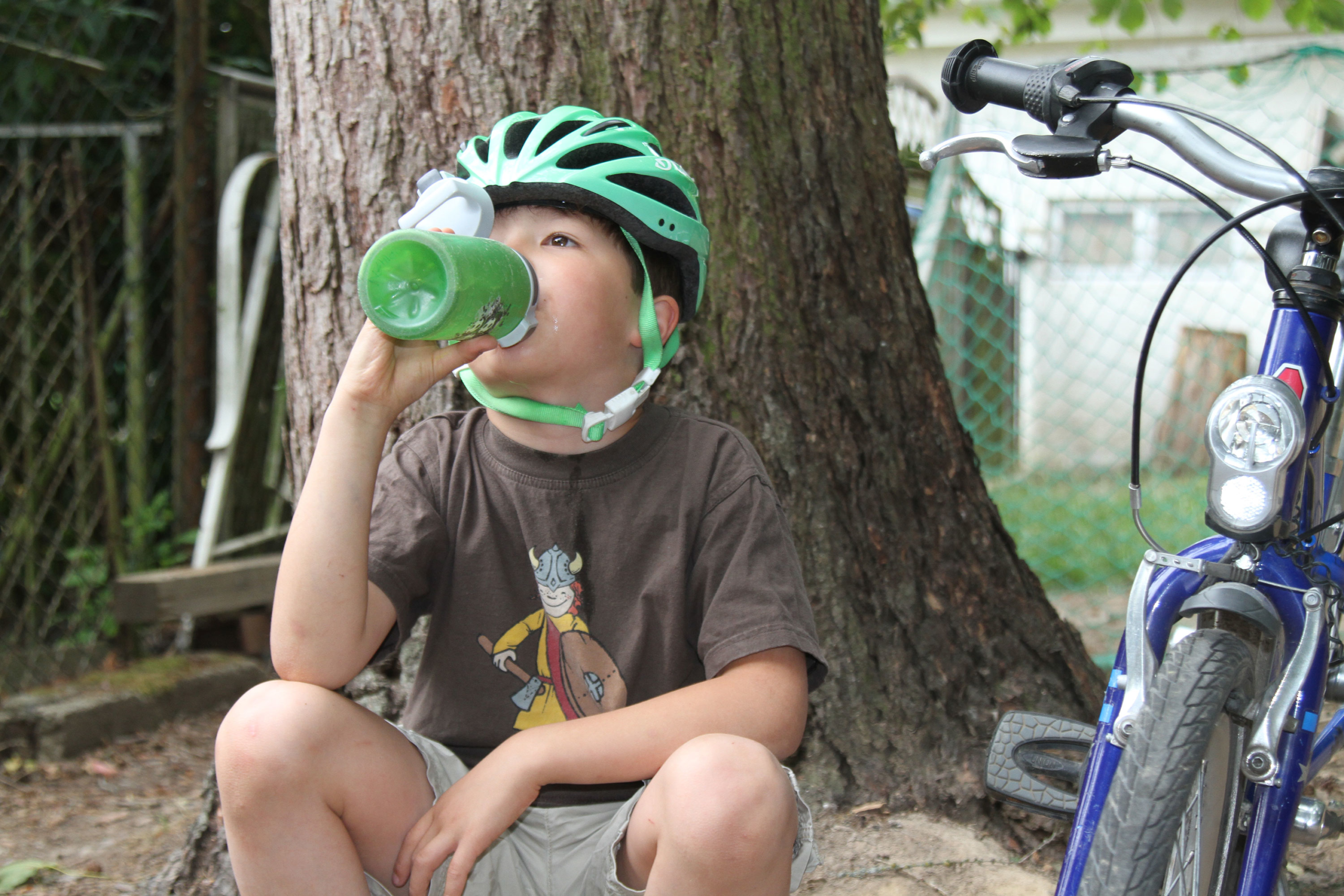 Unsichtbare Keime: Trinkflaschen regelmäßig reinigen