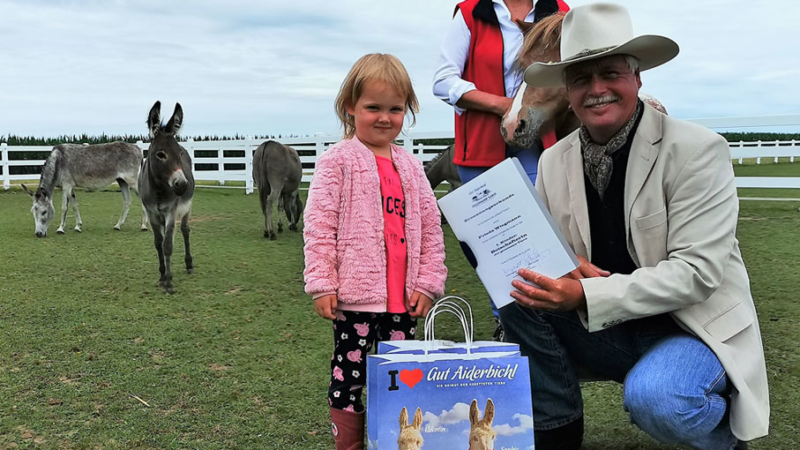 Ballermann Ranch – 1. Kinder-Botschafterin der geretteten Tiere ernannt
