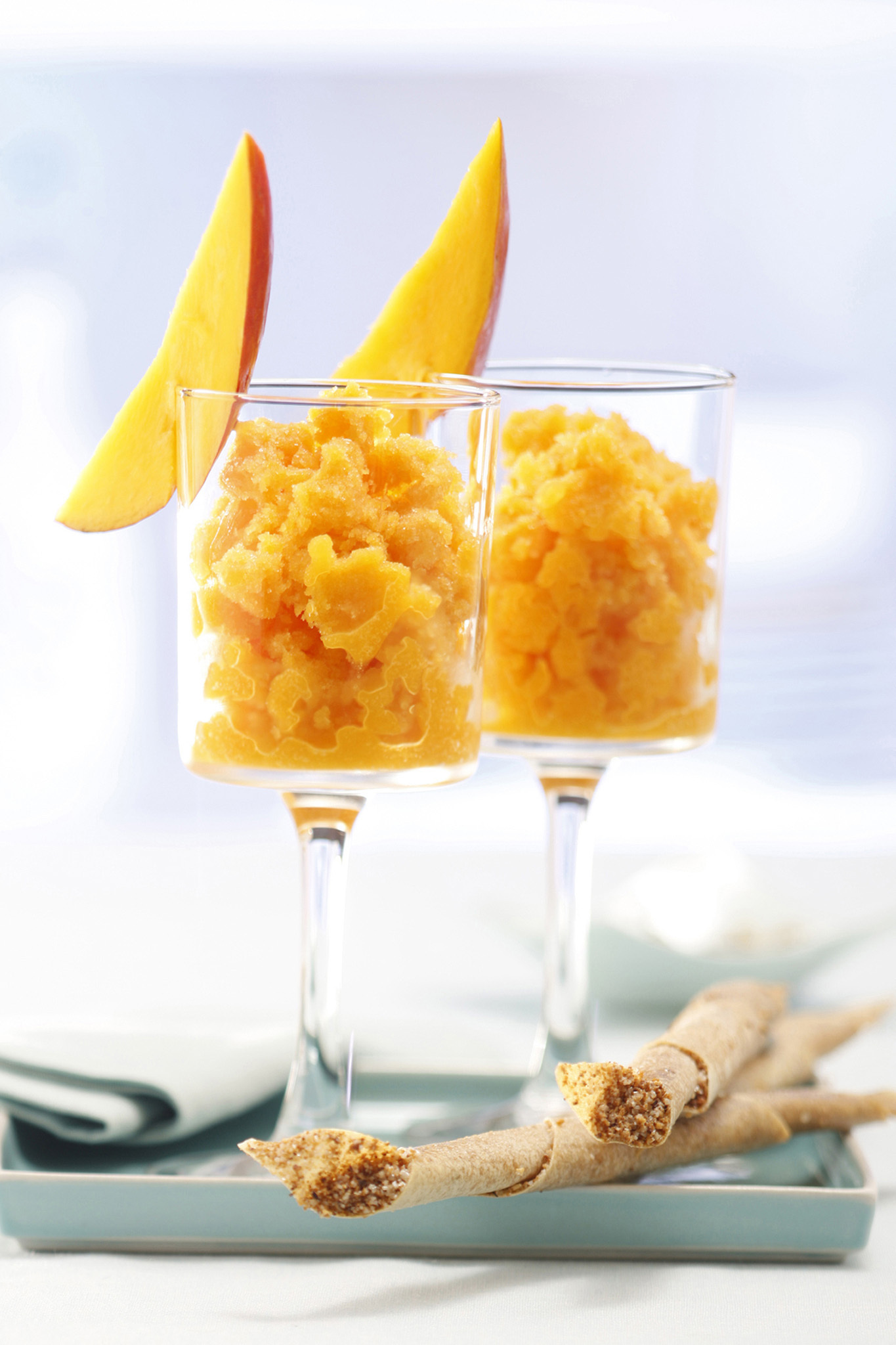 Eiskalter Genuss: Sommerliche Saft-Slushies