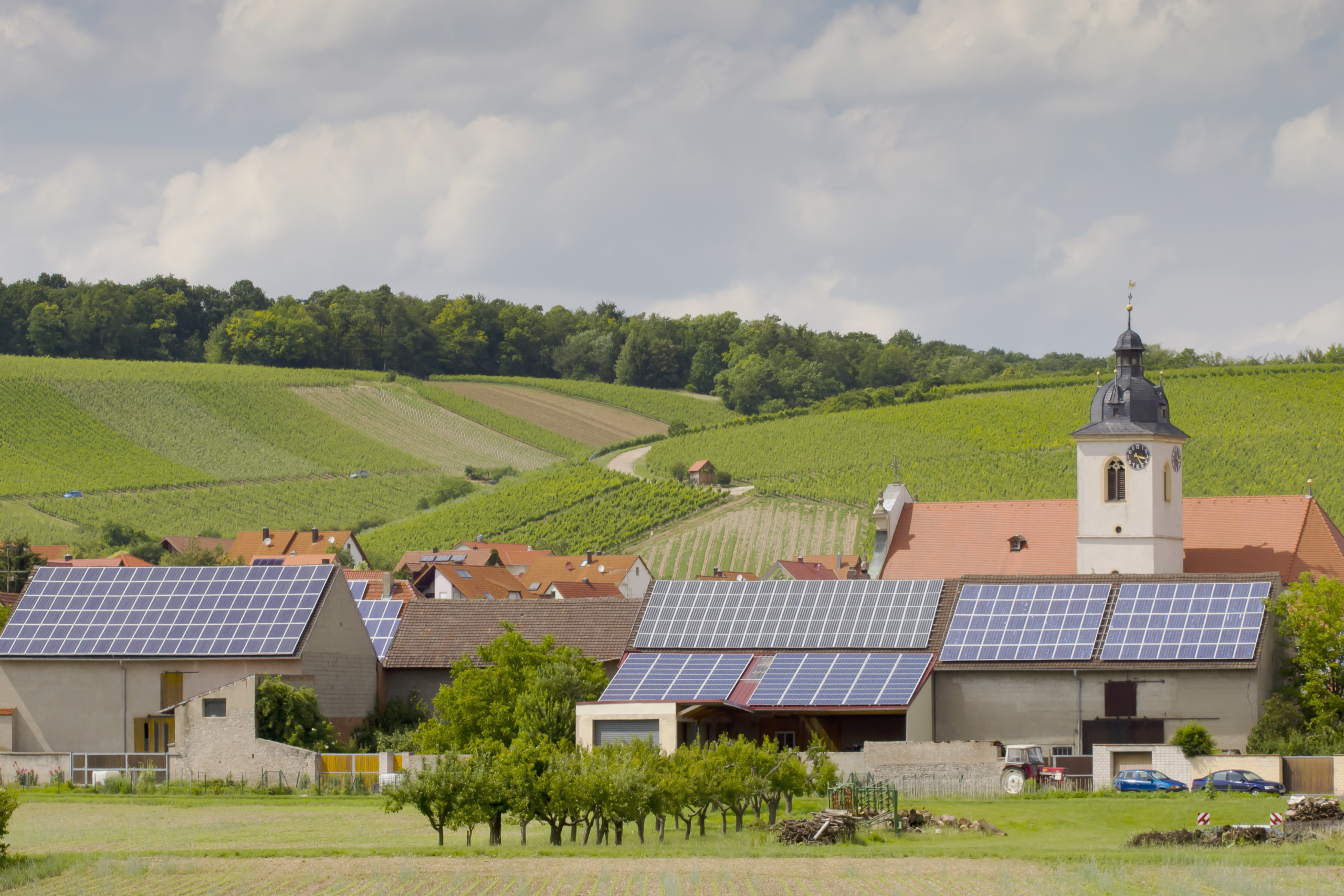 Zum Jahreswechsel endet die Förderung für zahlreiche bayerische EEG-Anlagen – Bayernwerk und LEW Verteilnetz fordern Perspektiven für Weiterbetrieb