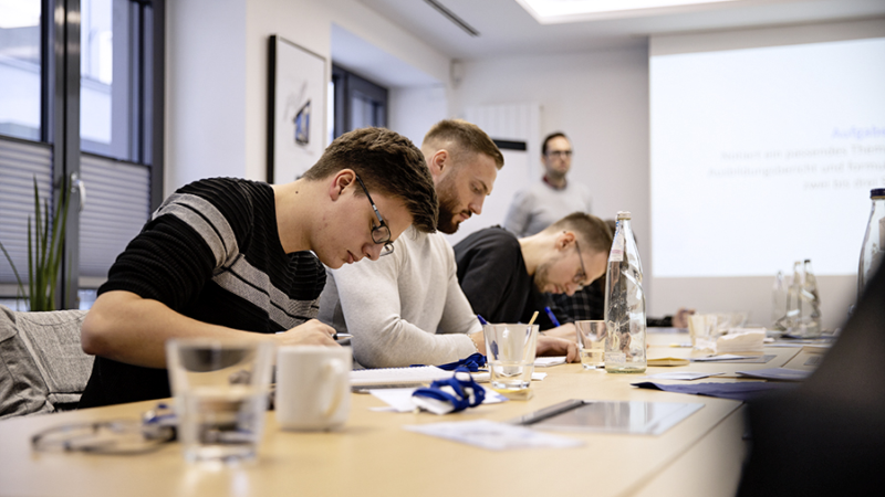 Die Wertgarantie Group gibt jungen Menschen auch in der Corona-Krise eine Berufsperspektive