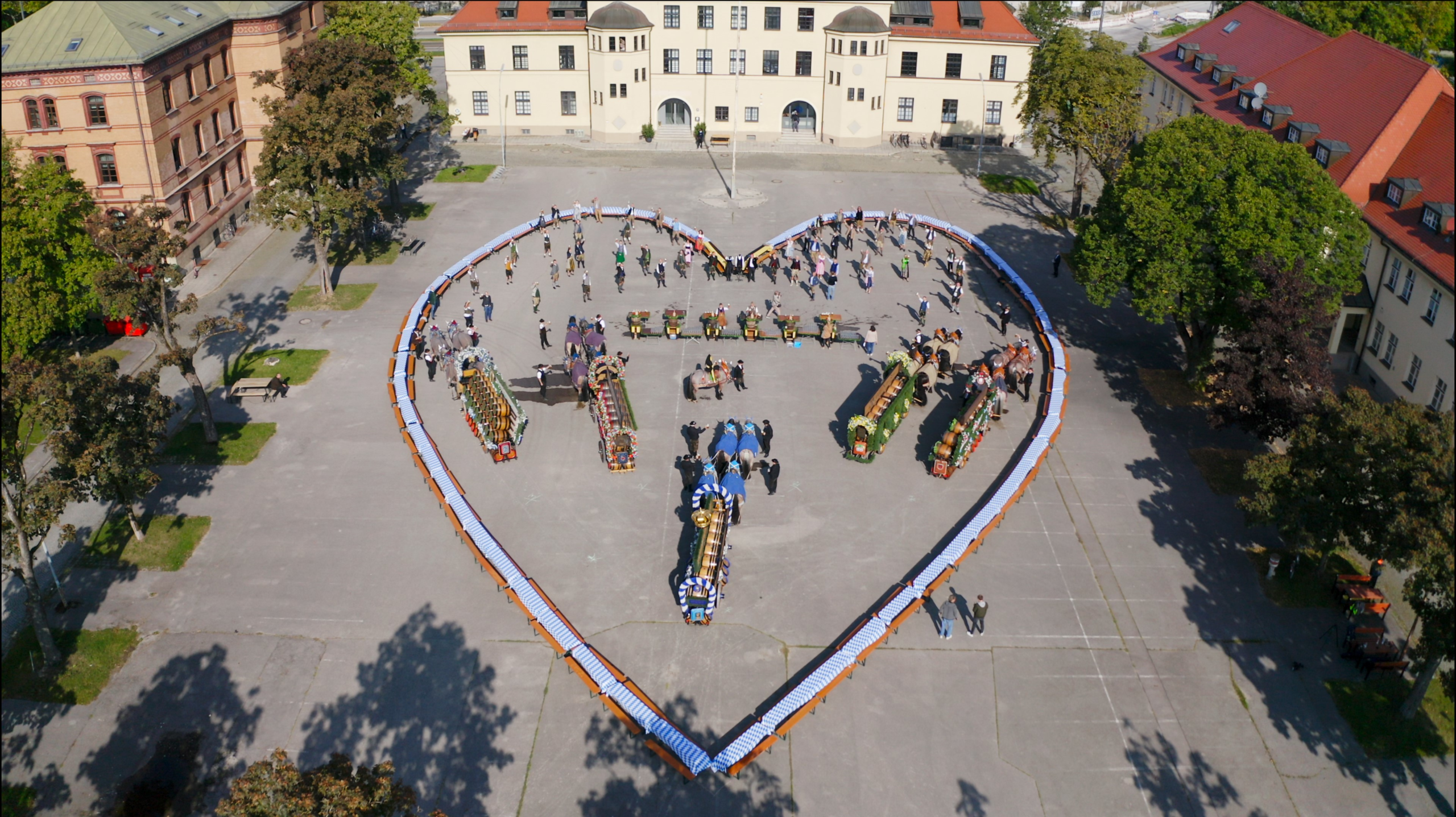 #UnserHerzFürDieWiesn – Ein Gruß der Münchner Brauereien und der Oktoberfest-Familie in die Welt