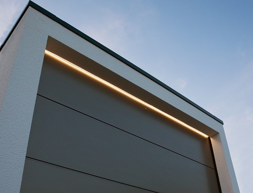 Die Garage ins rechte Licht gerückt….
