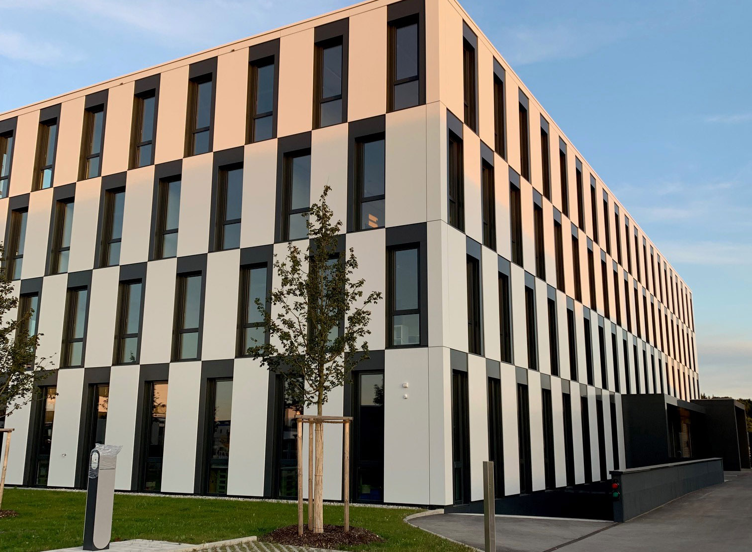 5 Jahre aentron Energy Solutions – Erfolgsgeschichte aus der neuen High-Tech-Region im Münchner Westen