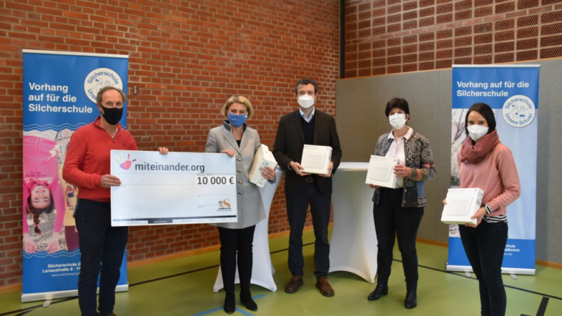 Hand in Hand: Stadt Heilbronn und miteinander e.V. schaffen Internetzugänge