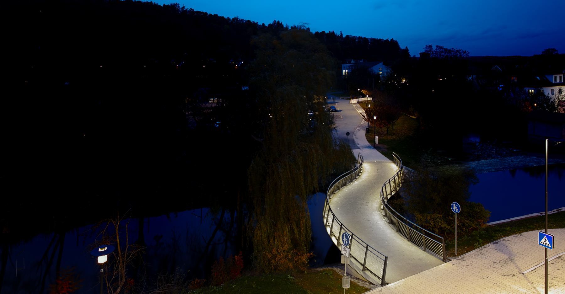 Moderner Brückenbau setzt auf nachhaltige Lichtlösungen von LUX GLENDER