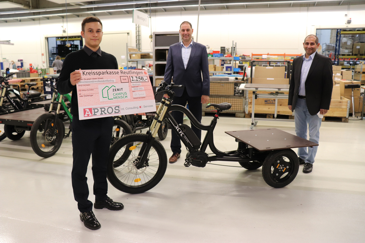 APROS spendet 2.250 Euro für XCYC Inklusionsprojekt- Fahrrad Innovationen und E-Mobilitaet