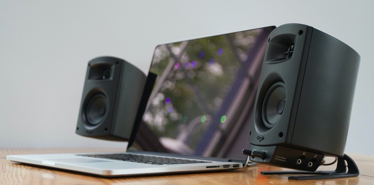 Klipsch präsentiert ProMedia 2.1 BT: legendärer Klipsch Sound für den Schreibtisch