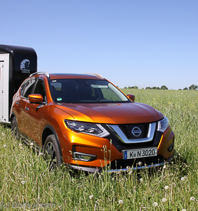 Pferdeanhänger-Zugfahrzeugtest Nissan Xtrail auf Mit-Pferden-reise.de