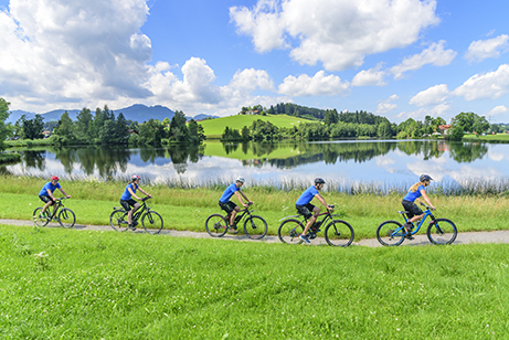 Gemeinsam mit dem E-Bike die Umgebung erkunden