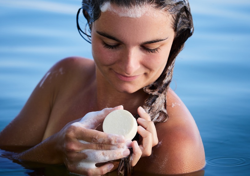 Festes Shampoo: Haarpflege ohne Mikroplastik